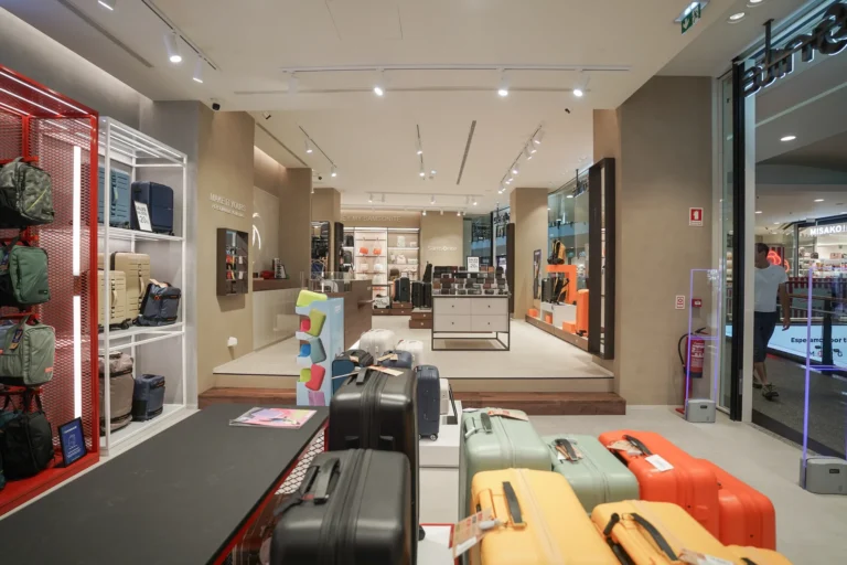 Exemplos Loja Samsonite Bolhão Porto Fotografia de Espaços Comerciais Sinopse (10)