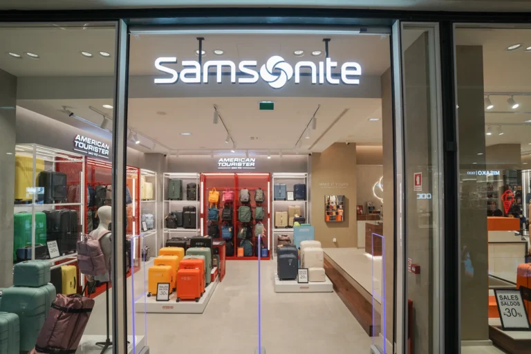 Exemplos Loja Samsonite Bolhão Porto Fotografia de Espaços Comerciais Sinopse (15)