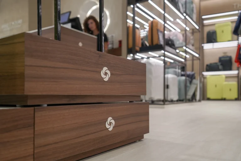 Exemplos Loja Samsonite Bolhão Porto Fotografia de Espaços Comerciais Sinopse (17)