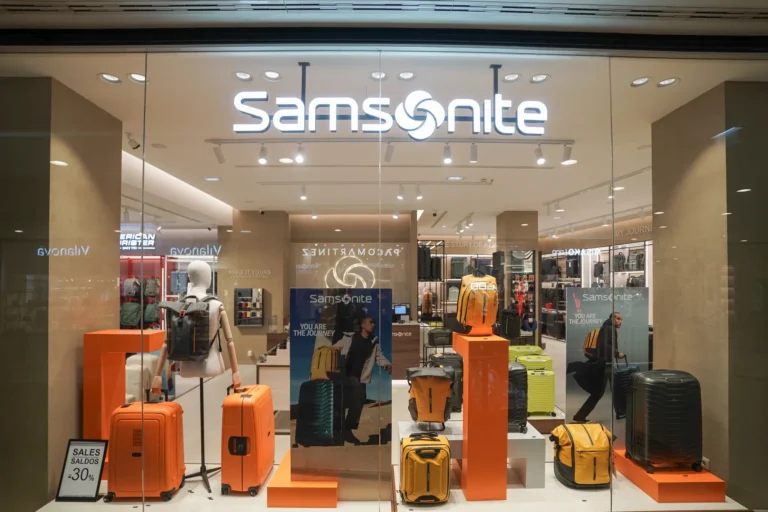 Exemplos Loja Samsonite Bolhão Porto Fotografia de Espaços Comerciais Sinopse (25)