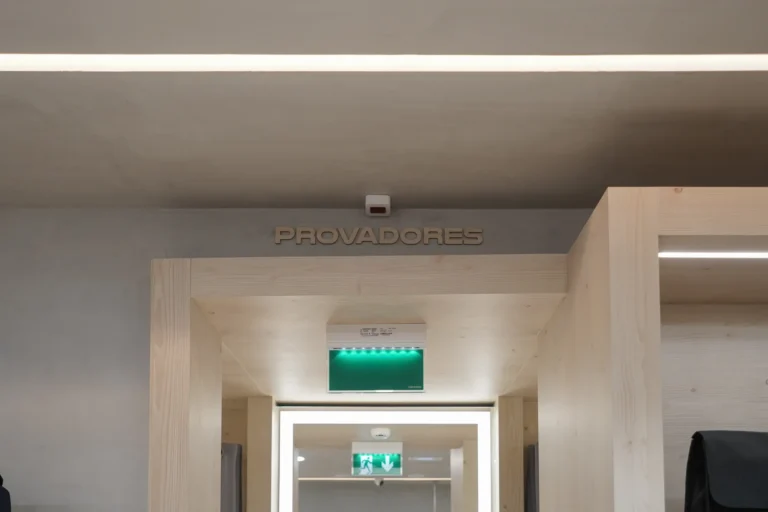 Exemplos Loja Xtreme Bolhão Porto Fotografia de Espaços Comerciais Sinopse (37)