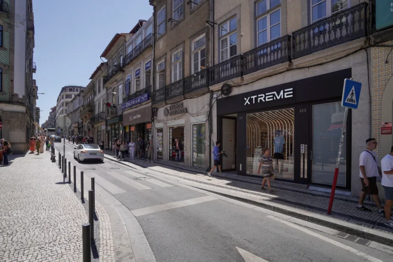 Exemplos Loja Xtreme Bolhão Porto Fotografia de Espaços Comerciais Sinopse (44)