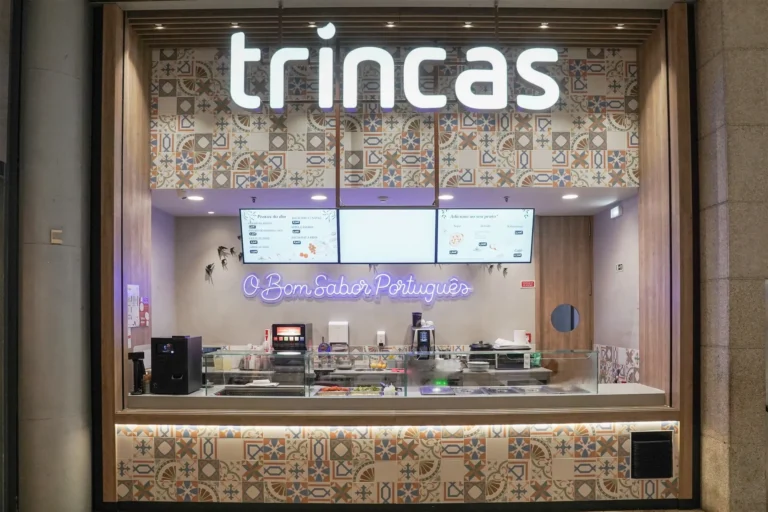 Sinopse Fotografia Espaços Comerciais Restaurante Trincas Braga Parque Exemplos (1)