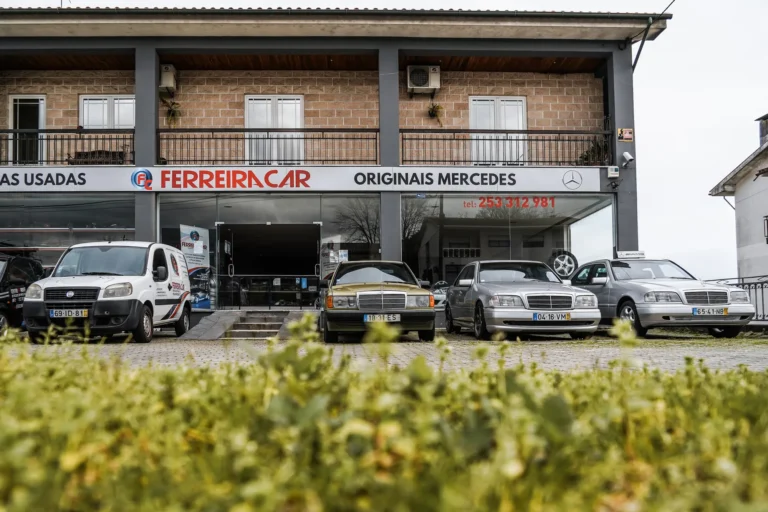 Sinopse Fotografia de Espaços Comerciais Peças Mercedes FerreiraCar Exterior (10)