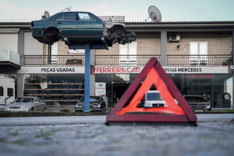 Sinopse Fotografia de Espaços Comerciais Peças Mercedes FerreiraCar Exterior (11)