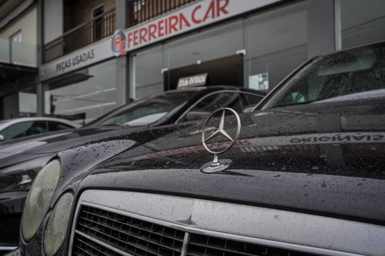 Sinopse Fotografia de Espaços Comerciais Peças Mercedes FerreiraCar Exterior (12)