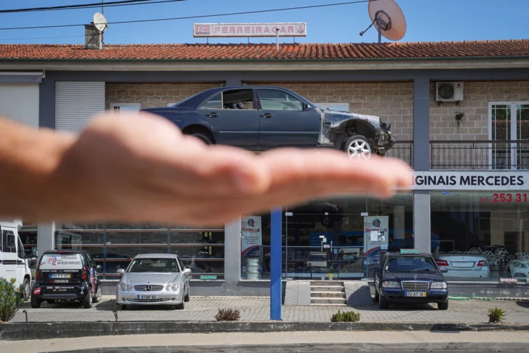 Sinopse Fotografia de Espaços Comerciais Peças Mercedes FerreiraCar Exterior (14)