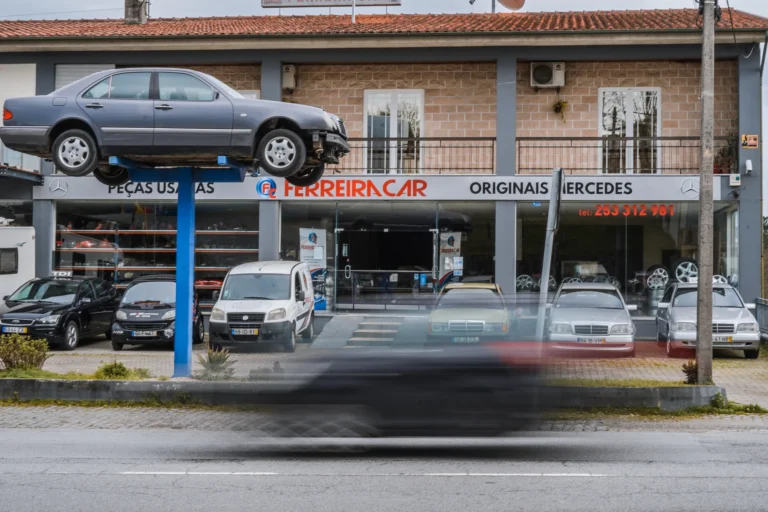 Sinopse Fotografia de Espaços Comerciais Peças Mercedes FerreiraCar Exterior (5)