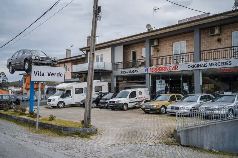 Sinopse Fotografia de Espaços Comerciais Peças Mercedes FerreiraCar Exterior (7)