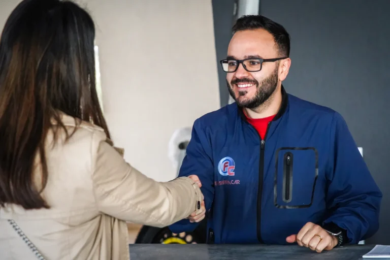 Sinopse Fotografia de Espaços Comerciais Peças Mercedes FerreiraCar Interior (1)