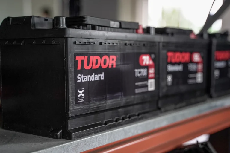 Sinopse Fotografia de Espaços Comerciais Peças Mercedes FerreiraCar Interior (13)