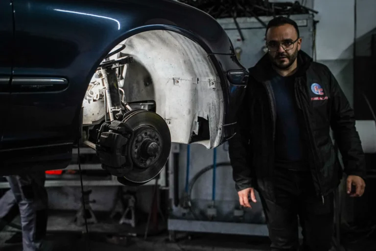 Sinopse Fotografia de Espaços Comerciais Peças Mercedes FerreiraCar Interior (15)