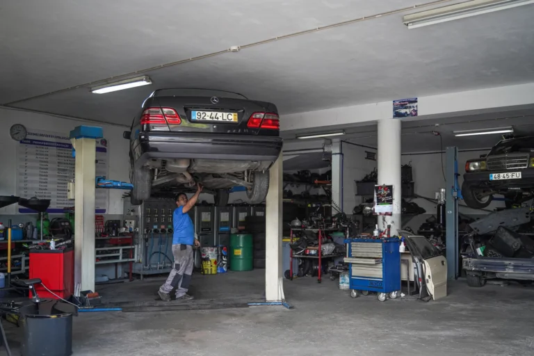 Sinopse Fotografia de Espaços Comerciais Peças Mercedes FerreiraCar Interior (22)