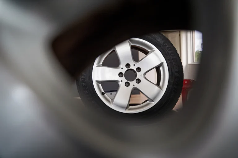 Sinopse Fotografia de Espaços Comerciais Peças Mercedes FerreiraCar Interior (29)