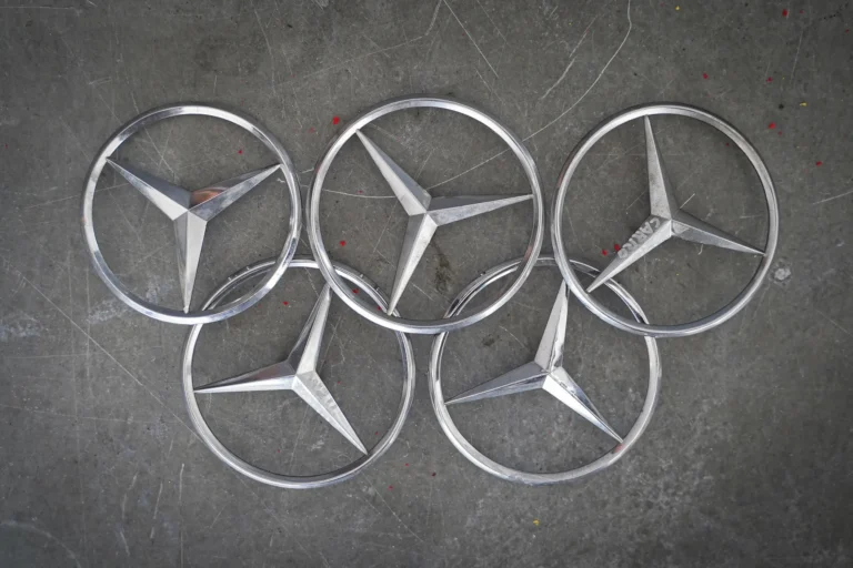 Sinopse Fotografia de Espaços Comerciais Peças Mercedes FerreiraCar Interior (30)