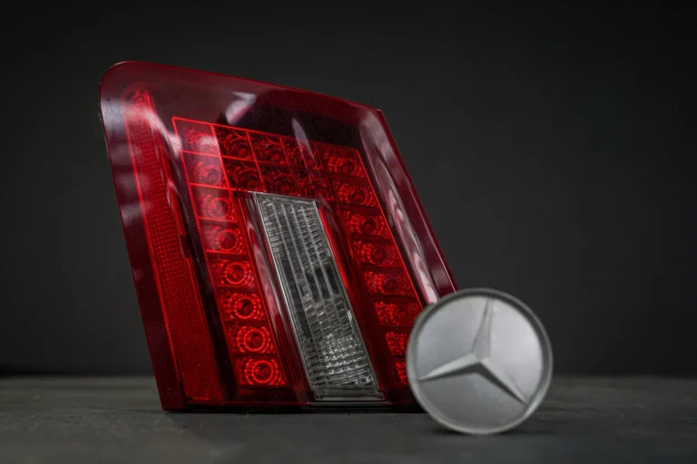 Sinopse Fotografia de Espaços Comerciais Peças Mercedes FerreiraCar Interior (31)