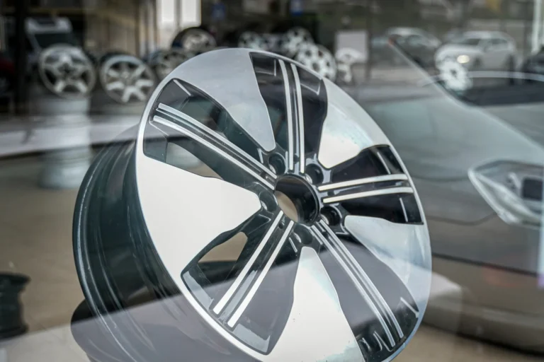 Sinopse Fotografia de Espaços Comerciais Peças Mercedes FerreiraCar Interior (39)