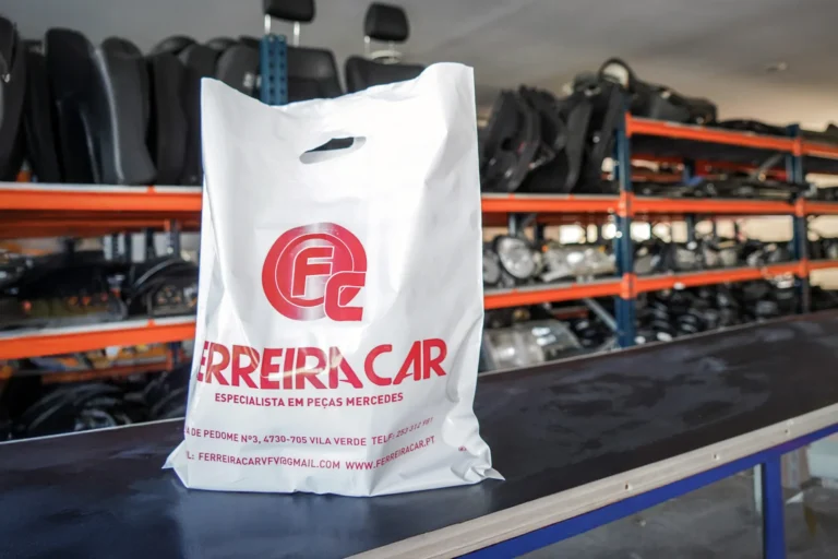 Sinopse Fotografia de Espaços Comerciais Peças Mercedes FerreiraCar Interior (6)