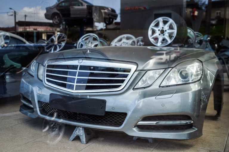 Sinopse Fotografia de Espaços Comerciais Peças Mercedes FerreiraCar Interior (8)