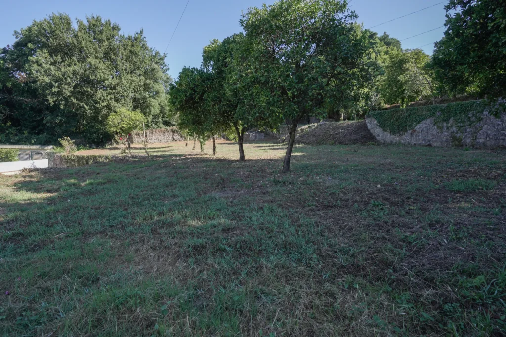 Sinopse Fotografia de Imobiliário Terreno Braga Nogueiró (13)