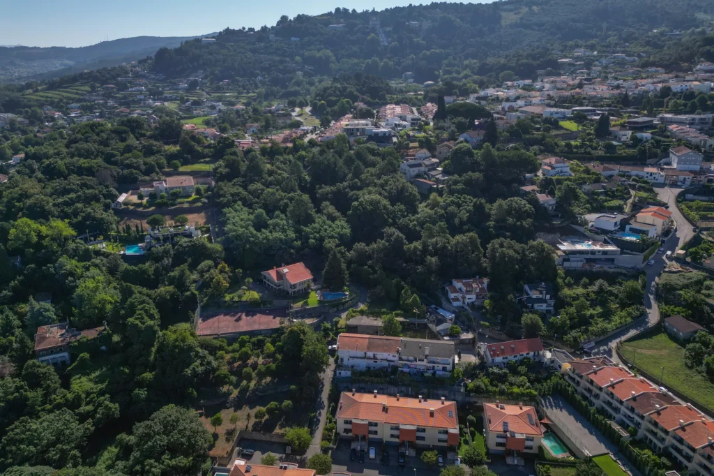 Sinopse Fotografia de Imobiliário Terreno Braga Nogueiró (3)