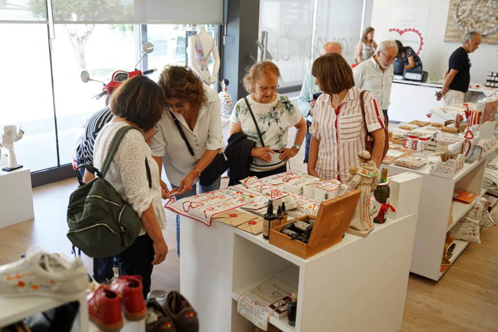 Sinopse Fotografia Espaços Comerciais Namorar Portugal (10)